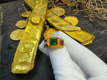 Load image into Gallery viewer, 1715 FLEET SHIPWRECK EMERALD &amp; AMETHYST RING PIRATE GOLD COINS TREASURE JEWELRY