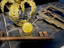 Load image into Gallery viewer, PERU 8 ESCUDOS 1712 PIRATE GOLD COIN 1715 FLEET REASURE JEWELRY NECKLACE PENDANT