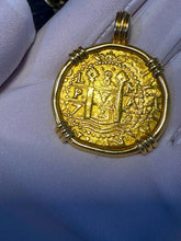 Load image into Gallery viewer, PERU 8 ESCUDOS 1712 PIRATE GOLD COIN 1715 FLEET REASURE JEWELRY NECKLACE PENDANT