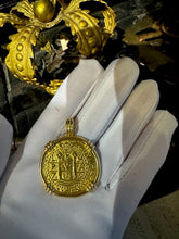 Load image into Gallery viewer, PERU 8 ESCUDOS 1712 PIRATE GOLD COIN 1715 FLEET REASURE JEWELRY NECKLACE PENDANT