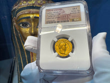 Load image into Gallery viewer, ROMAN EMPIRE &quot;VITELLIUS&quot; AUREUS 68-69AD NGC F ANCIENT GOLD COINS CAESAR AUGUSTUS