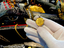 Load image into Gallery viewer, Colombia 2 Escudos 1714 &quot;From the 1715 Fleet Shipwreck&quot; Pendant