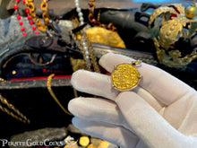 Load image into Gallery viewer, Colombia 2 Escudos 1714 &quot;From the 1715 Fleet Shipwreck&quot; Pendant