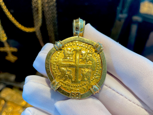 Peru 8 Escudos 1747 "Amazing Brute Style" by the famous SS Jeweler