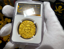 Load image into Gallery viewer, Reproduction Colombia 8 Escudos 1622 Gold Plated Pirate Gold Coins Treasure Collection